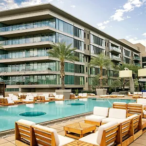 W **** Scottsdale